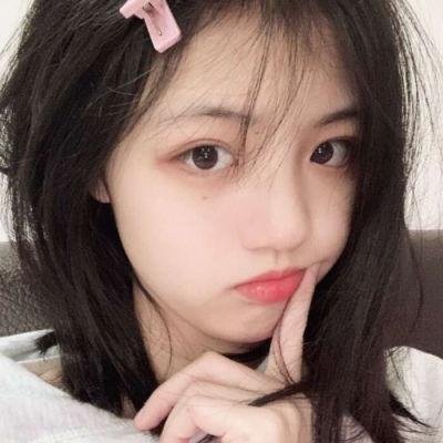 云雾笼罩的山峰